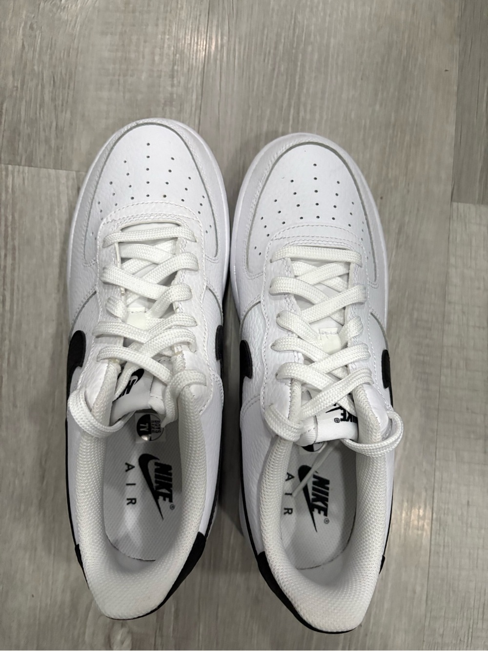 Nike White and Black Men's Low-Top Sneakers New W/O Box AT-4/72